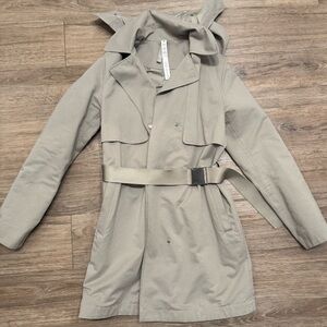 Lululemon Athletica Light Gray / Beige Trench Coat